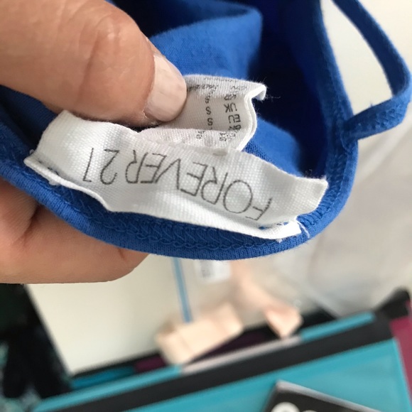 Blue spaghetti strap tank top - Picture 2 of 2